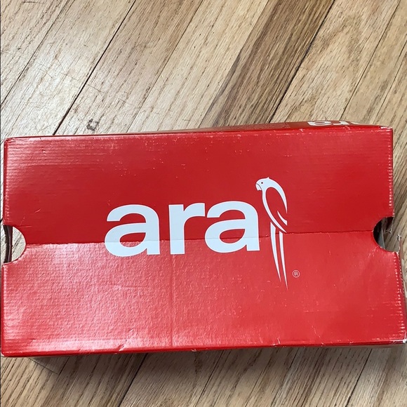 🆕 Ara brown two tone heels with bow size 7 - Picture 8 of 8